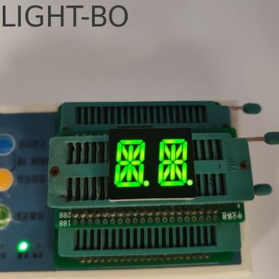نمایشگر LED آلفانومریک 2 رقمی 13.8 میلی‌متری 14 سگمنت، صفحه سیاه سبز خالص