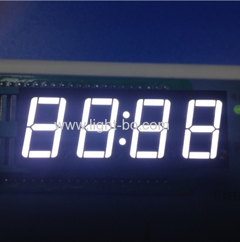 عدسی معمولی سبز سبز معمولی 4 رقمی 0.56 اینچ صفحه نمایش 7 ساعته ساعت LED است