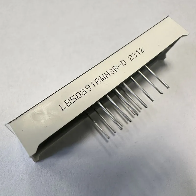 صفحه نمایش ال ای دی Ultra White 7 Segment LED 5 رقم 0.39 اینچ Common Anode برای شاخص دیجیتال 3