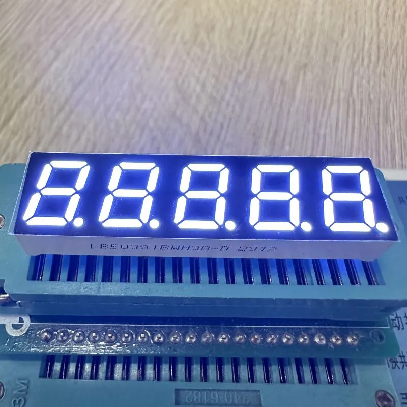 صفحه نمایش ال ای دی Ultra White 7 Segment LED 5 رقم 0.39 اینچ Common Anode برای شاخص دیجیتال 5